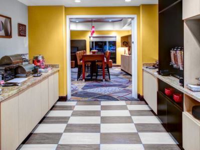 Hotel Towneplace By Marriott West